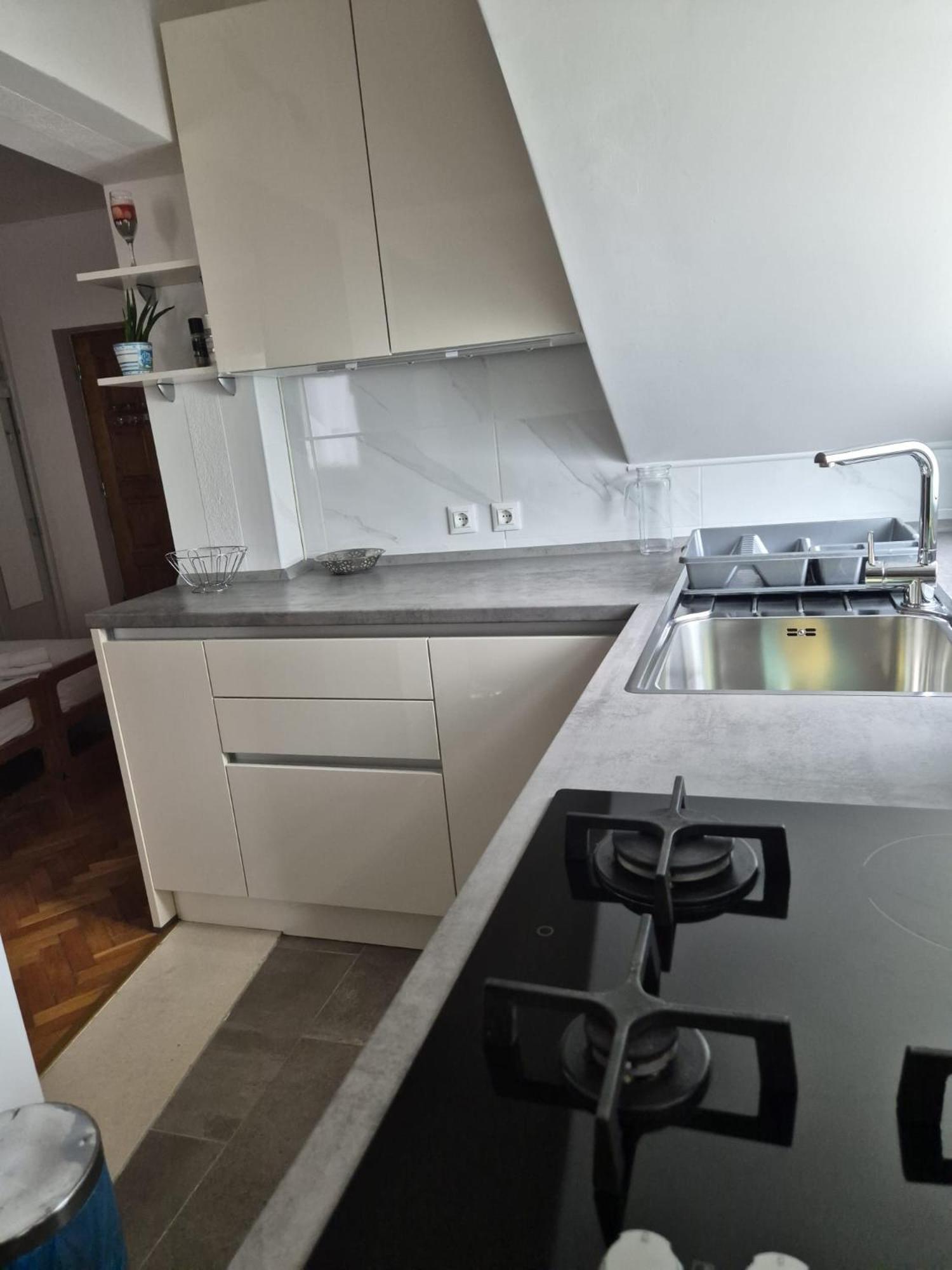 Apartmani Baska Voda Lägenhet