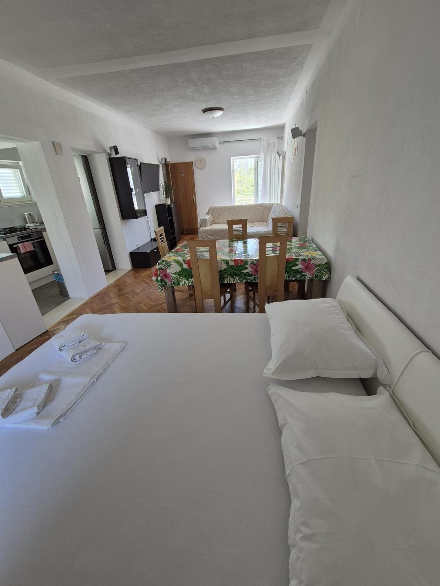 Apartmani Baska Voda